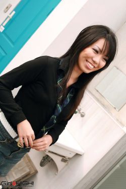 喝女同學(xué)的尿