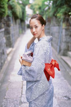扔鞋
